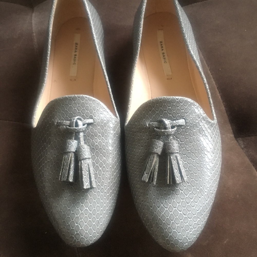 Zara basic faux blue snake skin loafers